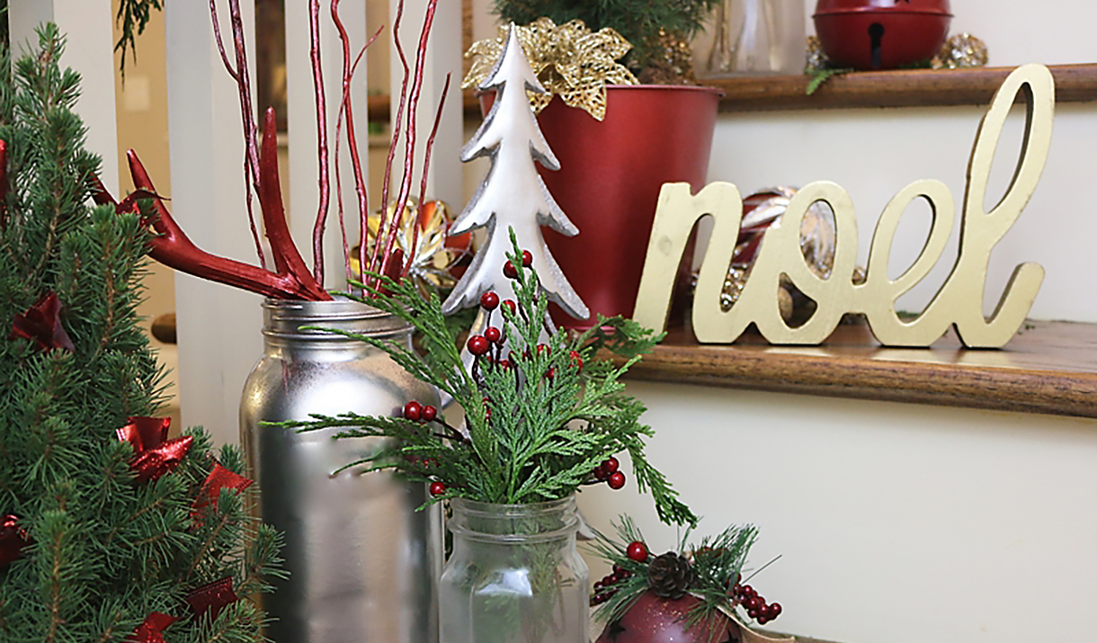 Holiday Staircase Decorations